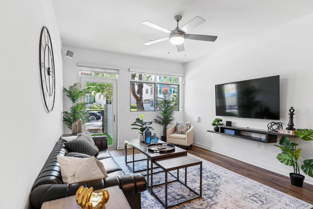 Beverly Grove Chic City Oasis 2 Bedroom Apt With Den 138 Los Angeles Exterior photo