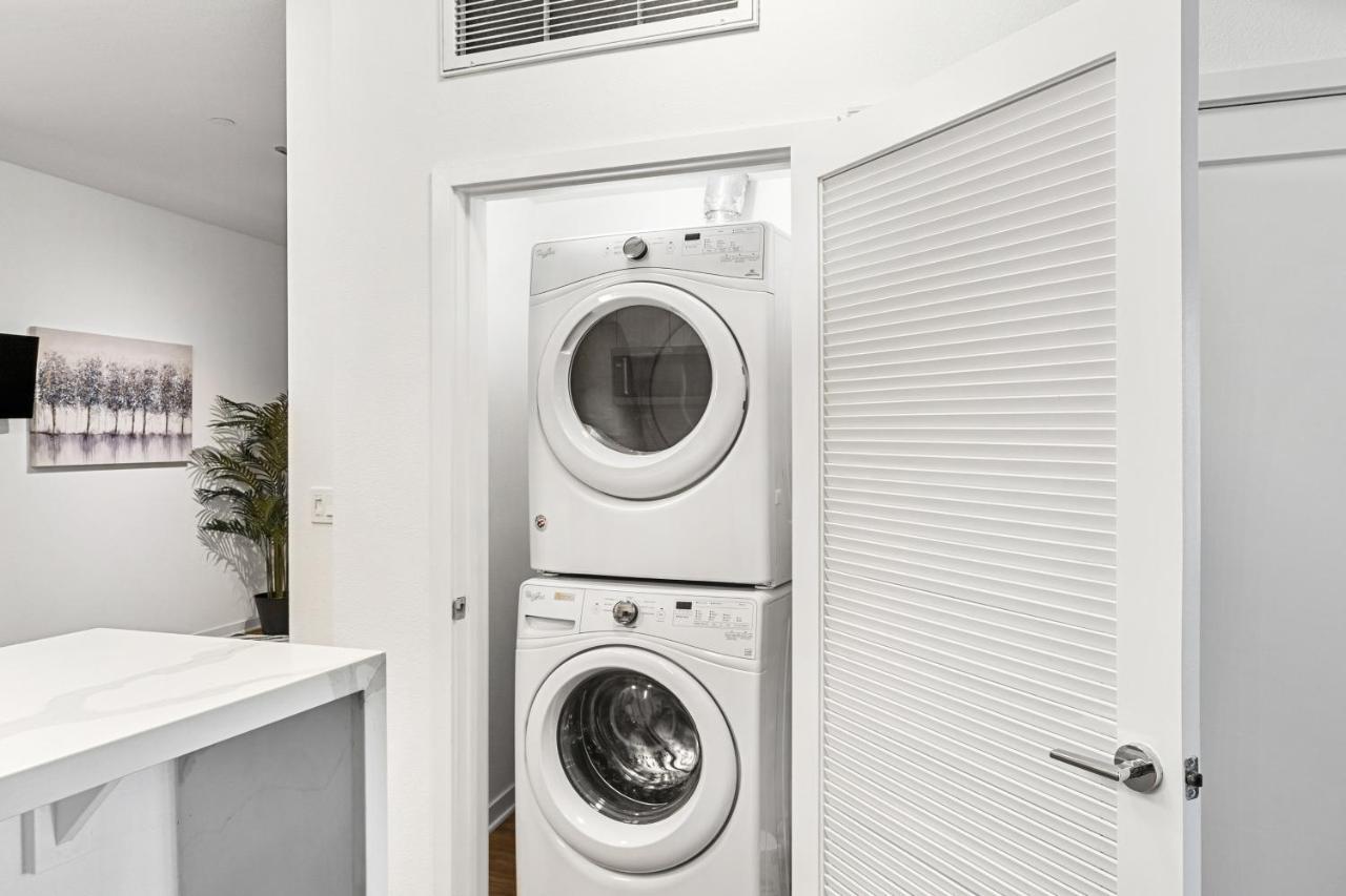 Beverly Grove Chic City Oasis 2 Bedroom Apt With Den 138 Los Angeles Exterior photo